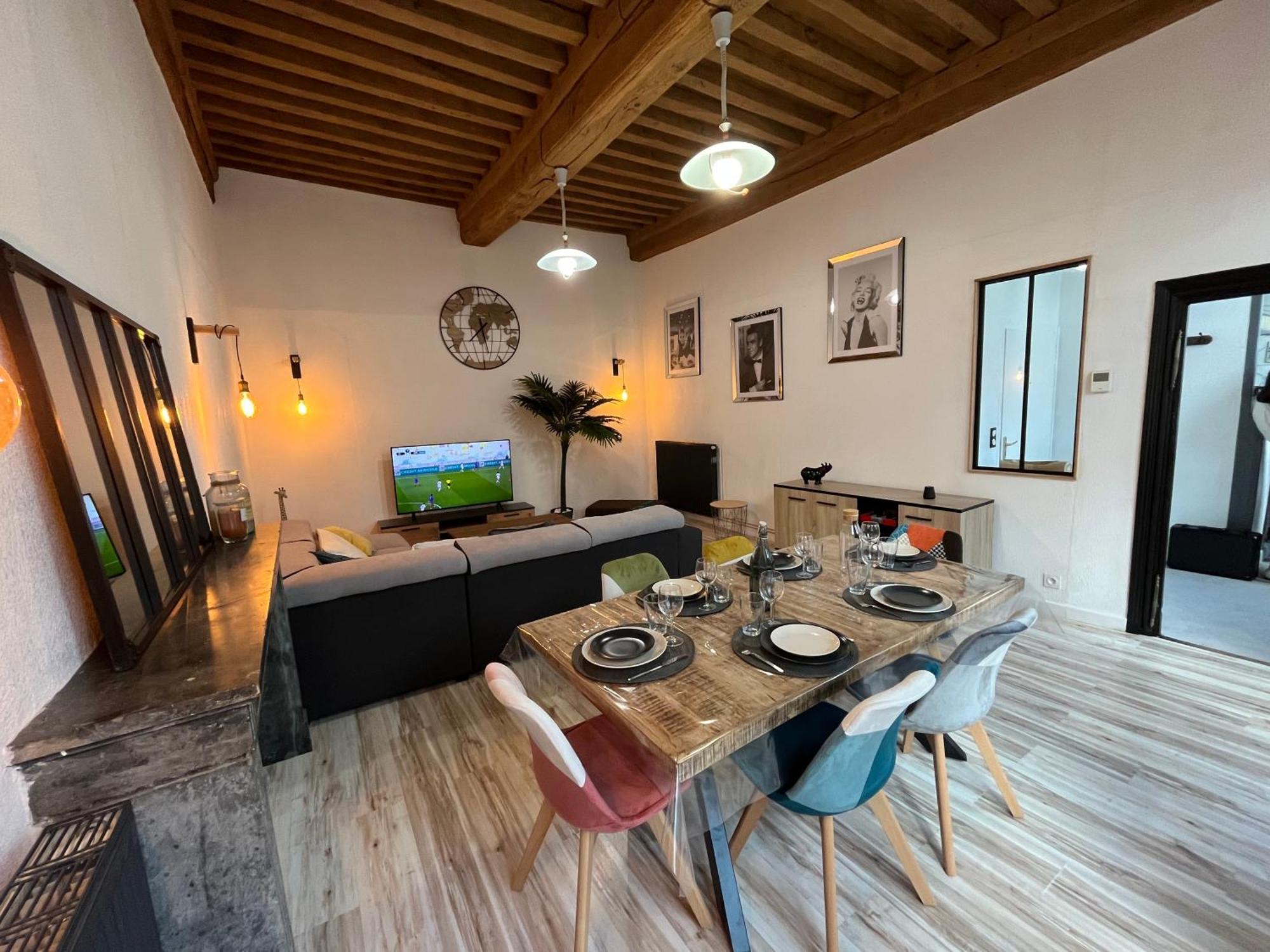Appartement 6 Personnes - Au Coeur Du Centre Ville Паре-ле-Моньяль Экстерьер фото